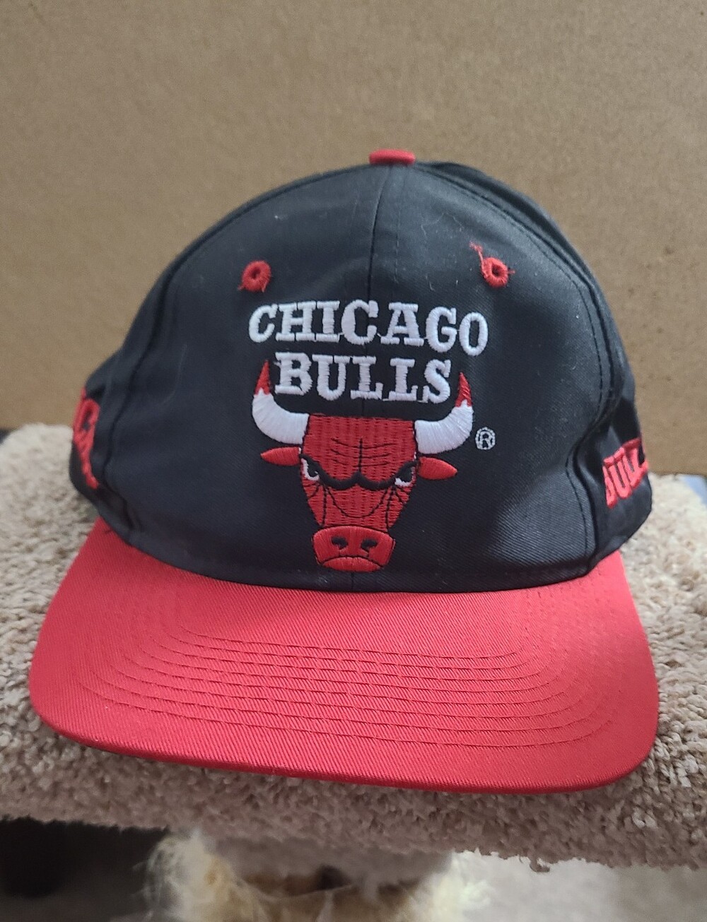 Vintage Chicago Bulls Hat Cap Snap Back Black Red NBA Basketball Mens 90s